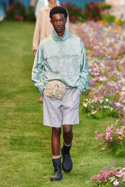 Look 8
